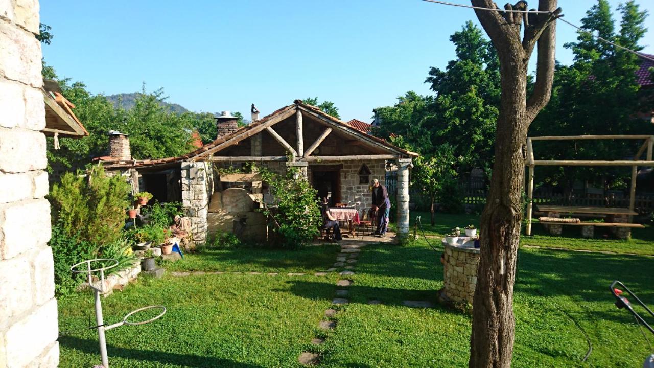 Bed and Breakfast Bujtina Shkodrani Voskopojë Exterior foto