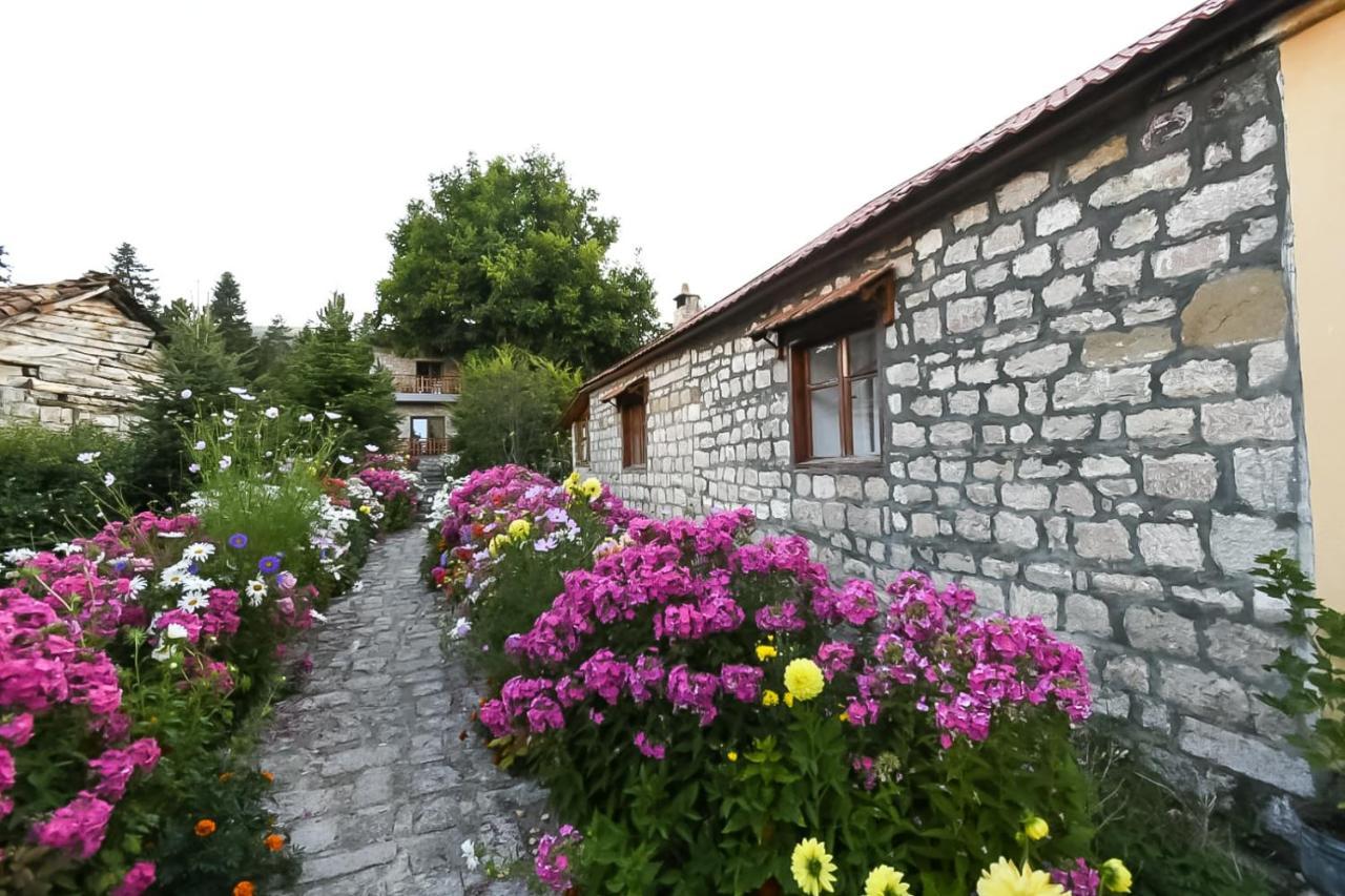 Bed and Breakfast Bujtina Shkodrani Voskopojë Exterior foto