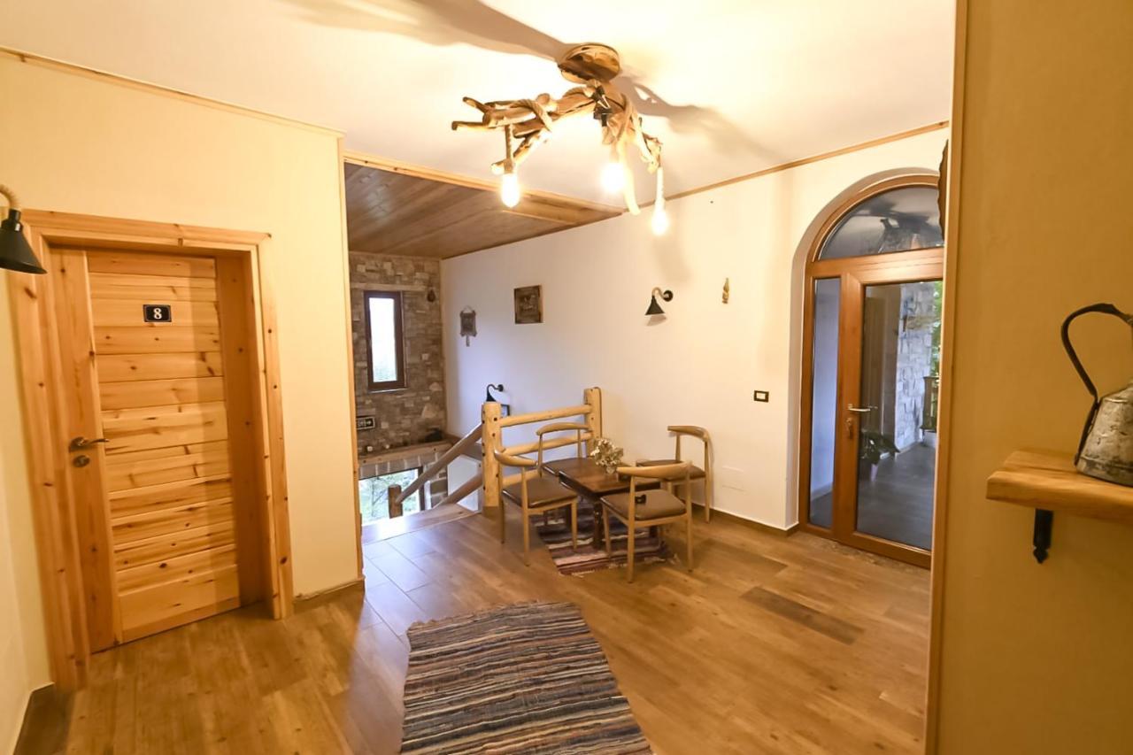 Bed and Breakfast Bujtina Shkodrani Voskopojë Exterior foto