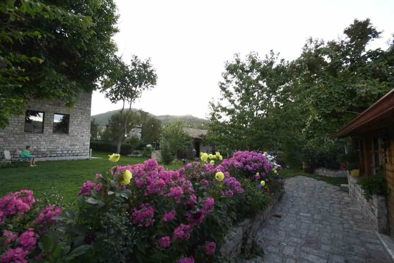 Bed and Breakfast Bujtina Shkodrani Voskopojë Exterior foto