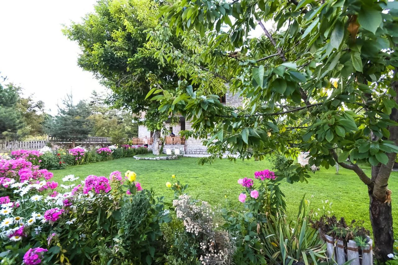 Bed and Breakfast Bujtina Shkodrani Voskopojë Exterior foto