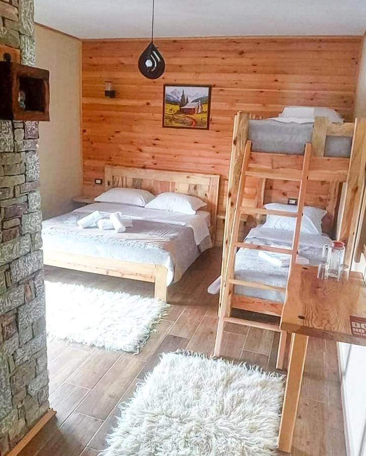 Bed and Breakfast Bujtina Shkodrani Voskopojë Exterior foto