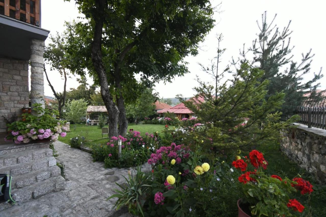 Bed and Breakfast Bujtina Shkodrani Voskopojë Exterior foto